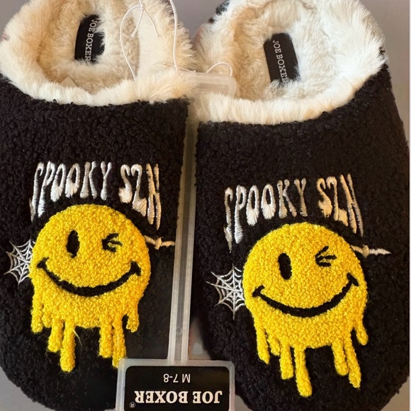 Joe Boxer Black Slippers with Yellow Scary Smiley NWT - Picture 1 of 3